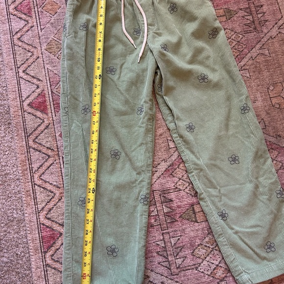 Urban Outfitters green corduroy floral pants - Picture 4 of 7